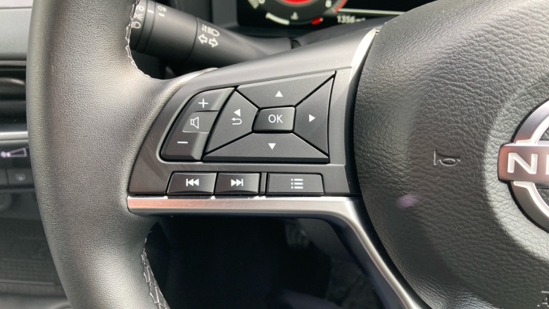 Nissan Juke 1.0 DiG-T N-Connecta 5dr Petrol Hatchback